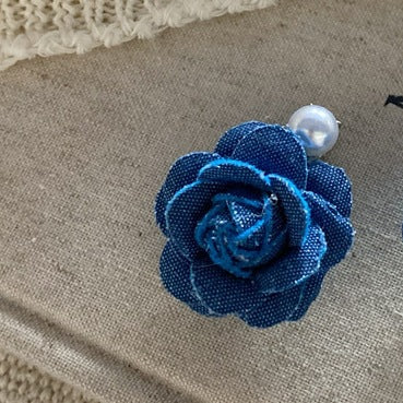 Wholesale Fabric flower hair clip, fashionable and versatile hair accessory