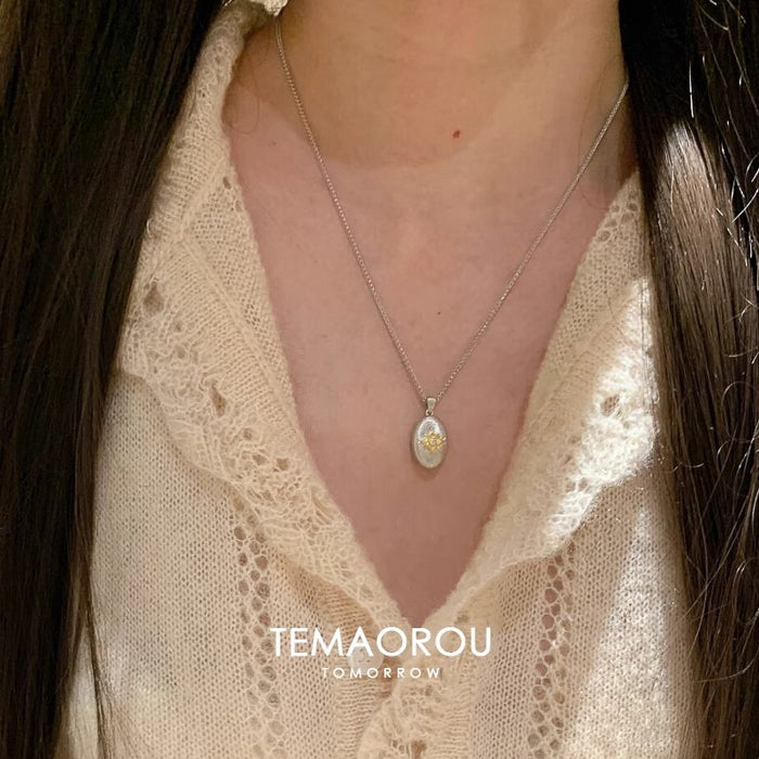 Wholesale Eight-Pointed Star Coffee Bean " Diamond-Studded Double-Sided Pendant Necklace for Women,  Collarbone Chain,  Sweater Chain