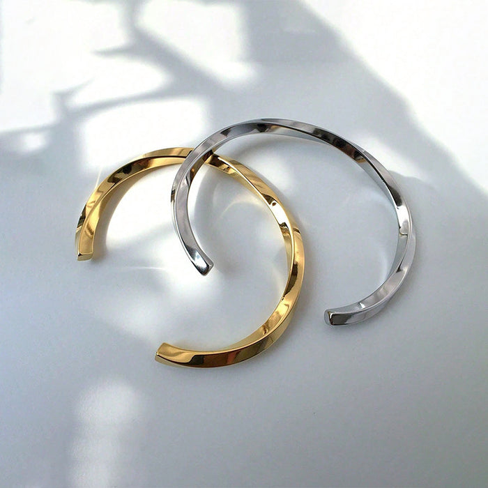 Wholesale Titanium steel C-shaped twisted Möbius open bracelet