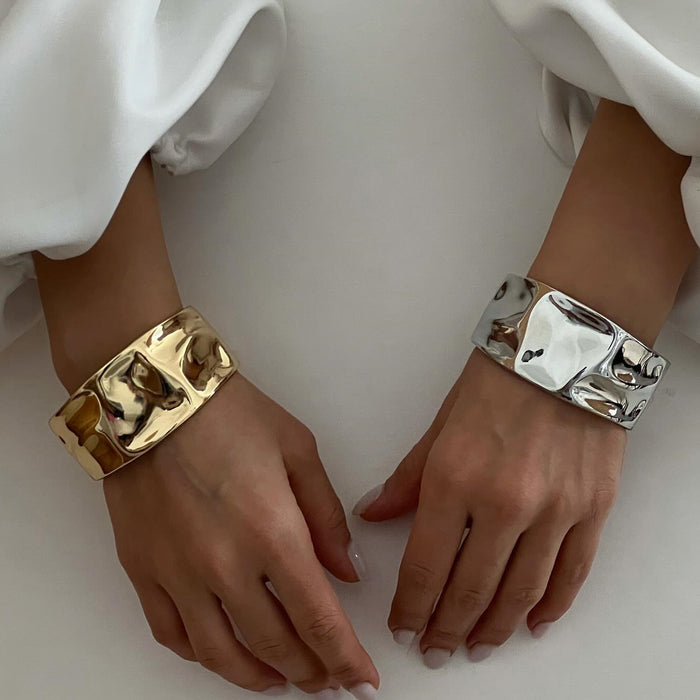 Wholesale Jewelry Fashion Alloy Irregular Round Bracelet Wide Edition Round Spring Open Bracelet