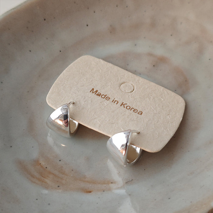 Wholesale Smooth ear buckle, niche design, fashionable and simple temperament, versatile earrings