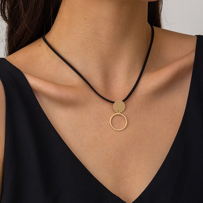Wholesale Exaggerated circle pendant fashion alloy versatile necklace niche rope chain geometric necklace