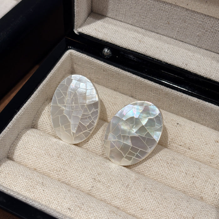 Wholesale Natural shell light luxury temperament earrings oval earrings versatile retro