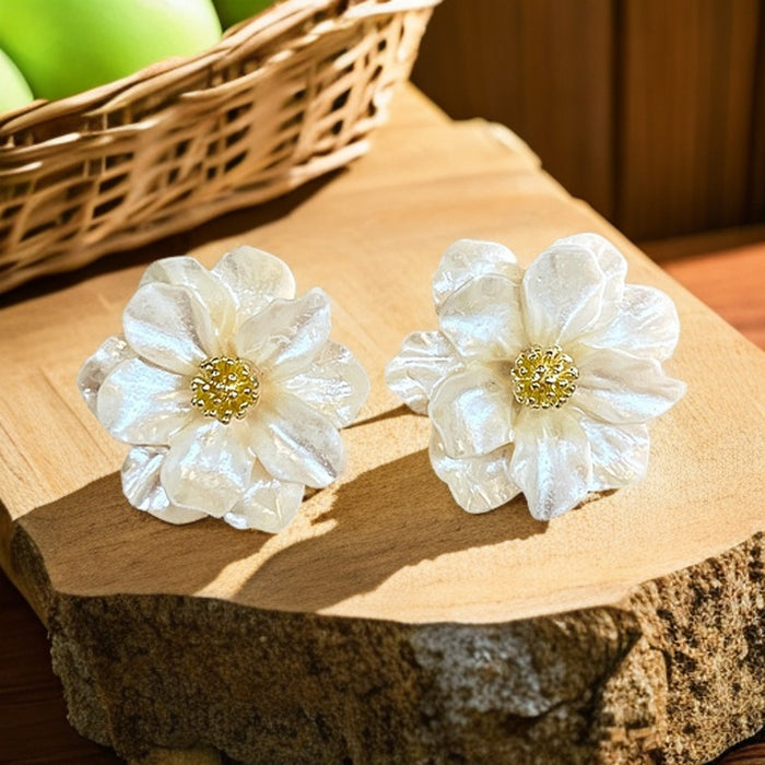 Wholesale Camellia earrings, light luxury temperament, versatile earrings, silver needles, fashionable earrings