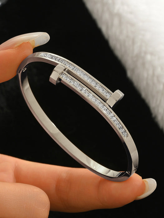 Wholesale Trendy Titanium Steel Bracelet With Zircon Studs Four Leaf Clover Starry Design
