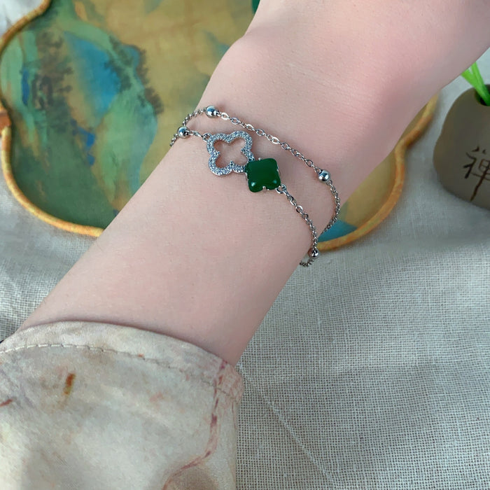 Wholesale Four leaf clover bracelet with light luxury and high-end feel, diamond studded bracelet, niche design, retro versatile bracelet