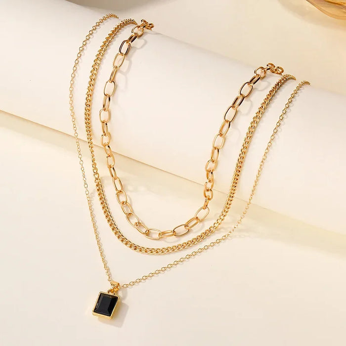 Wholesale Fashionable multi-layer alloy necklace, thick chain, square pendant, exaggerated necklace accessory