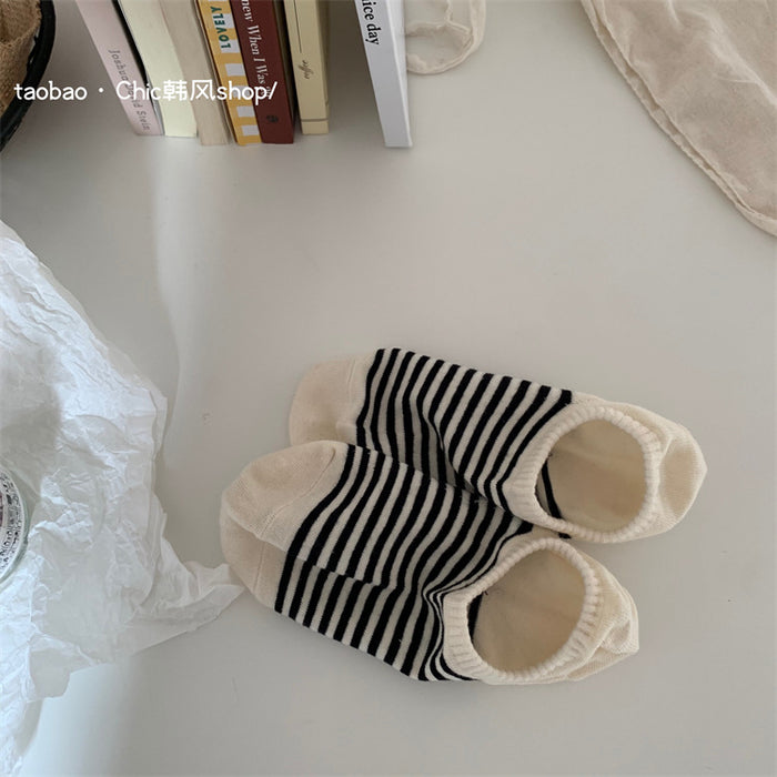 Wholesale Simple summer thin short socks with anti slip and invisible low top boat socks