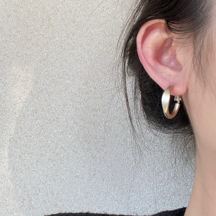 Wholesale Niche fashion earrings with high-end feel, niche design, versatile earrings for women