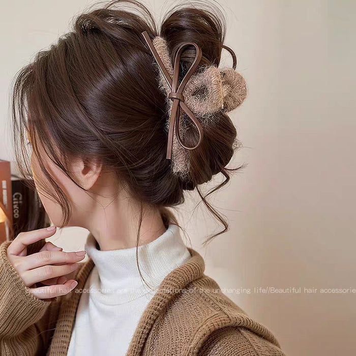 Wholesale Love plush grab clip large hair clip new model, high-end feeling at the back of the head, temperament shark clip hair accessory