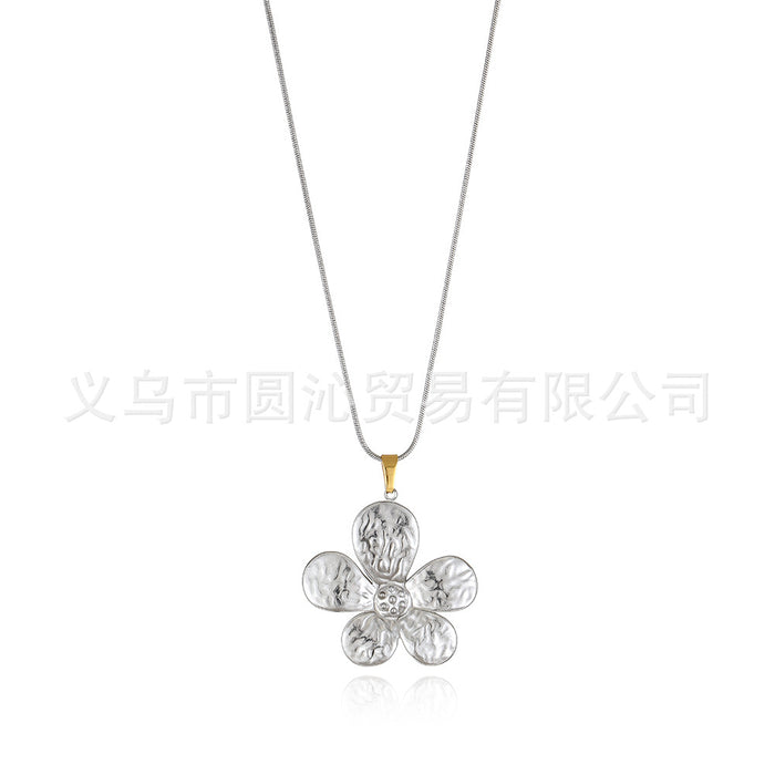 Wholesale Simple Stainless Steel Flower Love Pendant Necklace All-match Clavicle Chain Jewelry