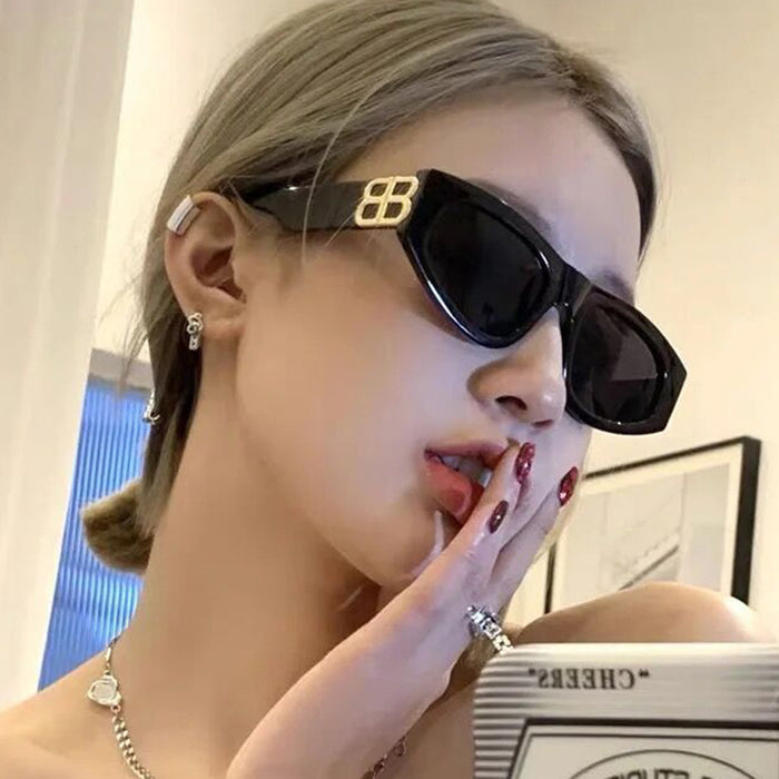 Wholesale Fashionable and trendy small frame sunglasses with concave frame design for photography sunglasses