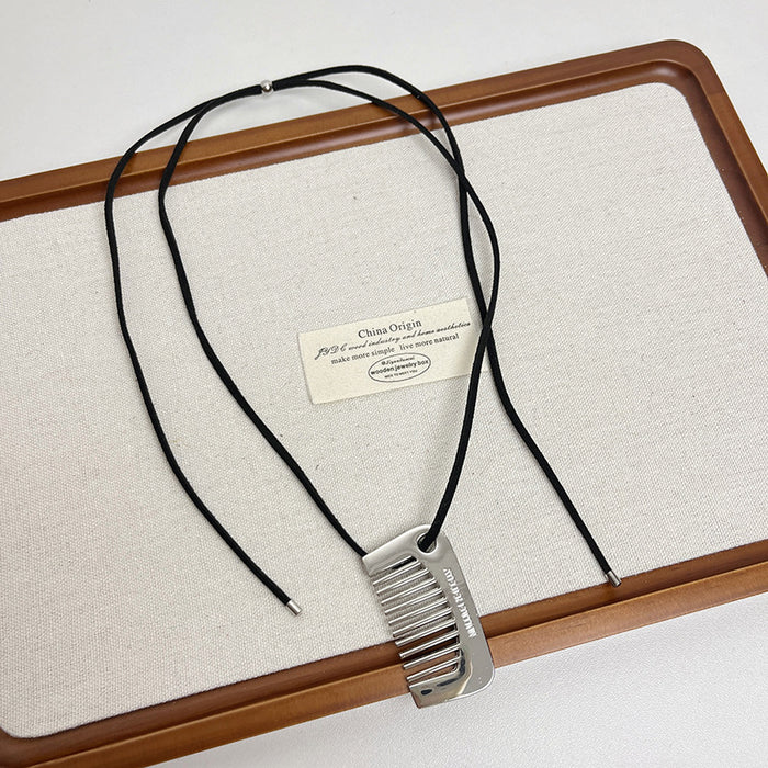 Wholesale Sweater chain, irregular geometry, heart-shaped comb pendant, necklace, adjustable drawstring, accessory