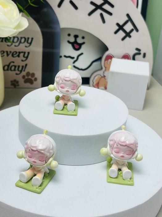 Wholesale cute grain play hand toy doll ornaments toy