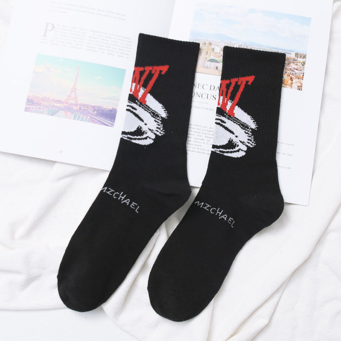 Wholesale Graffiti letter tube socks, combed cotton sports trendy socks, couple socks