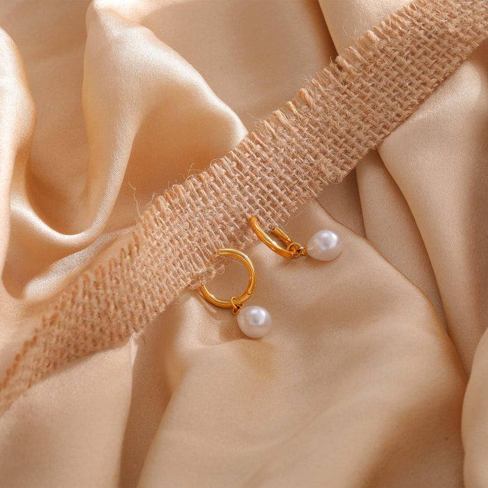 Wholesale French-Style Teardrop Pearl Pendant Earring Set   Clavicle Chain  and Titanium Steel Necklace