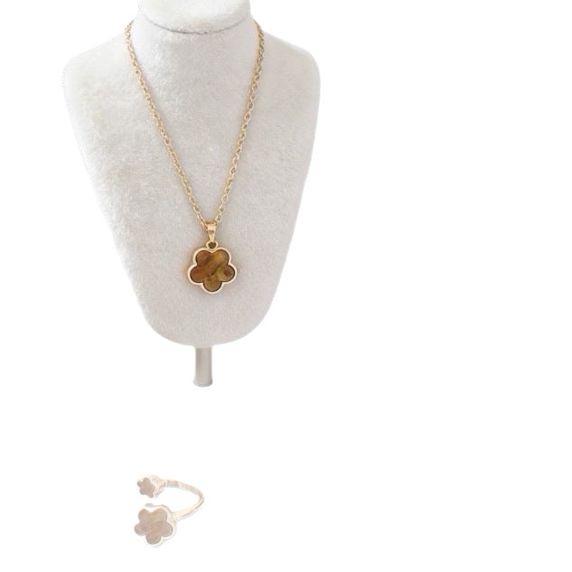 Wholesale Lucky Clover Flower Design 5-Piece Jewelry Set Alloy Electroplated Fashion Accessory