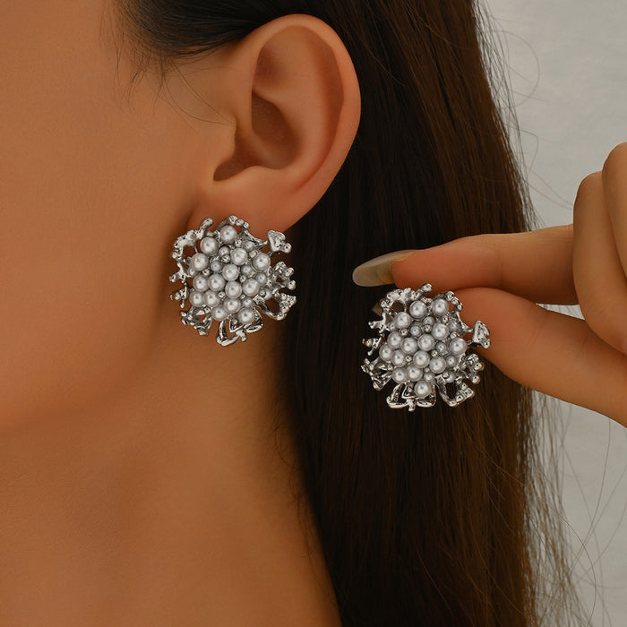 Wholesale Retro Gold Elegant Pearl Flower Earrings Women