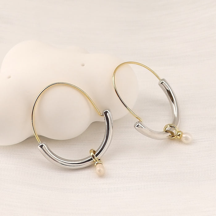 Wholesale Simple and fashionable electroplated two tone personalized earrings with natural pearl earrings