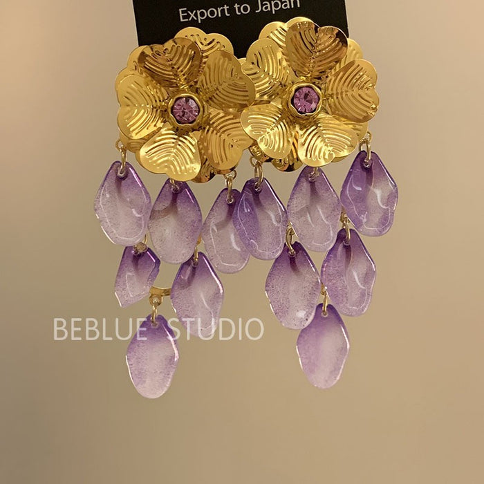 Wholesale Vintage metallic floral tassel earrings with a light luxury and high-end feel, niche design temperament, versatile and long earrings