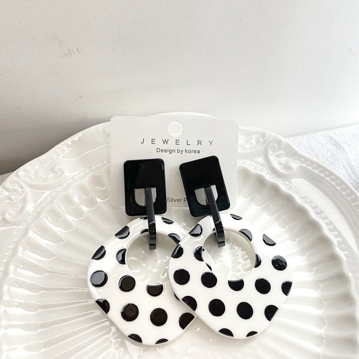 Wholesale trend wave point geometric earrings silver pin personality fashion acrylic earrings