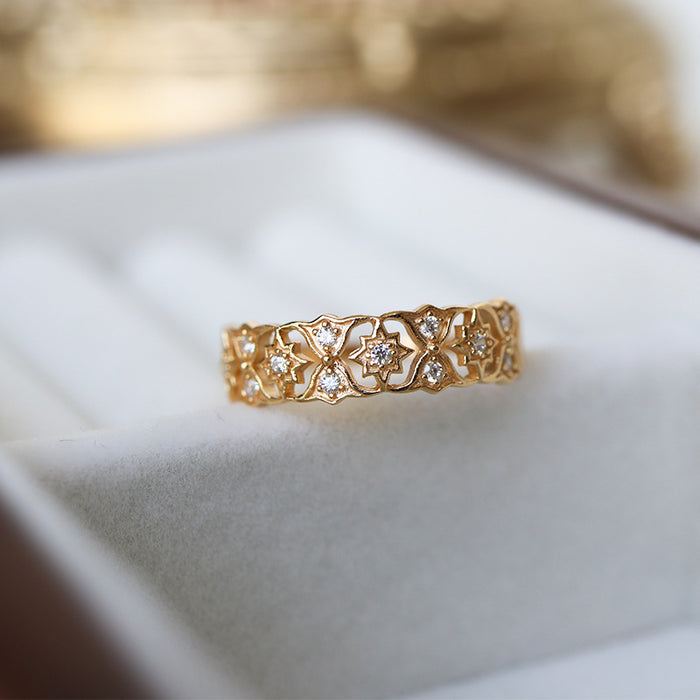 Wholesale Vintage lace hollowed out diamond inlaid light luxury ring