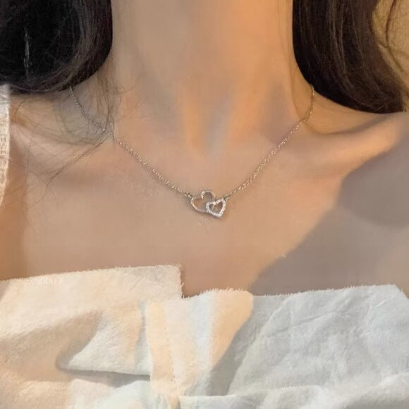 Wholesale Necklace with a niche temperament, simple pure silver heart-shaped collarbone chain