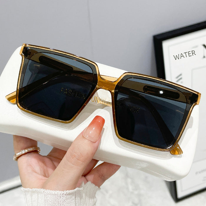 Wholesale Large box sunglasses, trendy street photography, high-end sunglasses