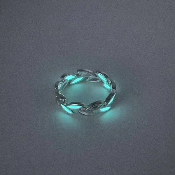 Wholesale Five pointed star alloy ring, fashionable and luminous, leaf opening ring, star ring wholesale
