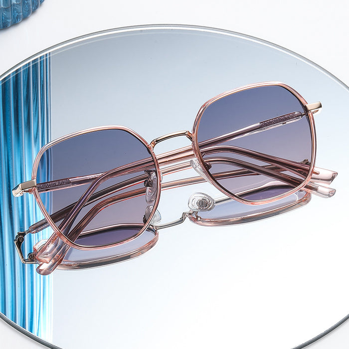 Wholesale Fashion box polarized sunglasses for women's outdoor fashion street photography, high-end sunglasses