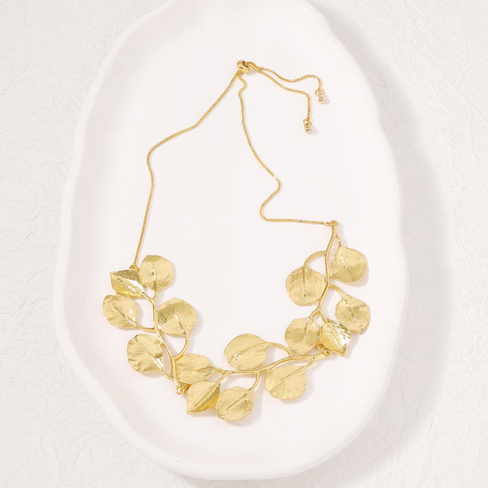 Wholesale Cross-border European and American e-commerce popular metal leaves light luxury all-match fashion niche earrings earrings Yiwu jewelry