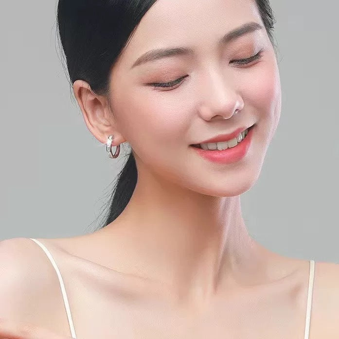 Wholesale Zircon Circle Ear Buckle Women's Simple temperament Circle Earrings with a niche design and a cold and cool style Circle Ear Jewelry