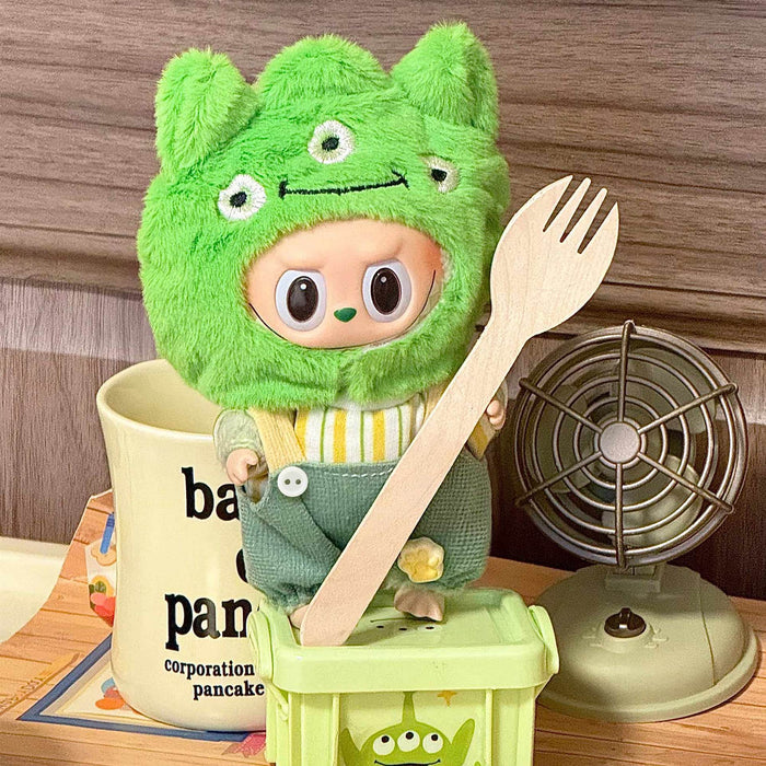 Wholesale Clothes Suitable for Headphones 17cm Sitting Party Universal Clothes Cute Doll