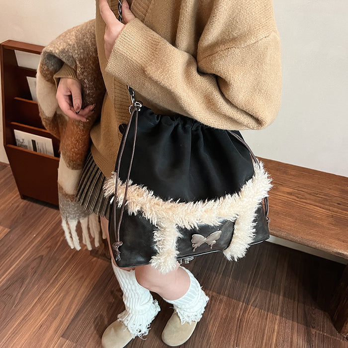 Wholesale New versatile niche shoulder bag for commuting, large capacity, temperament, plush design, and a sense of design