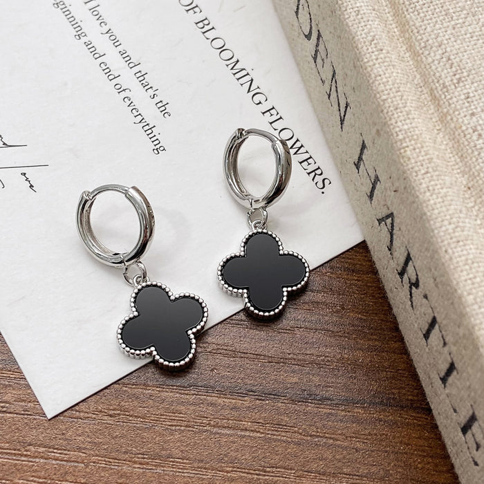 Wholesale Black Lucky Flower Small and Exquisite Stud Earrings