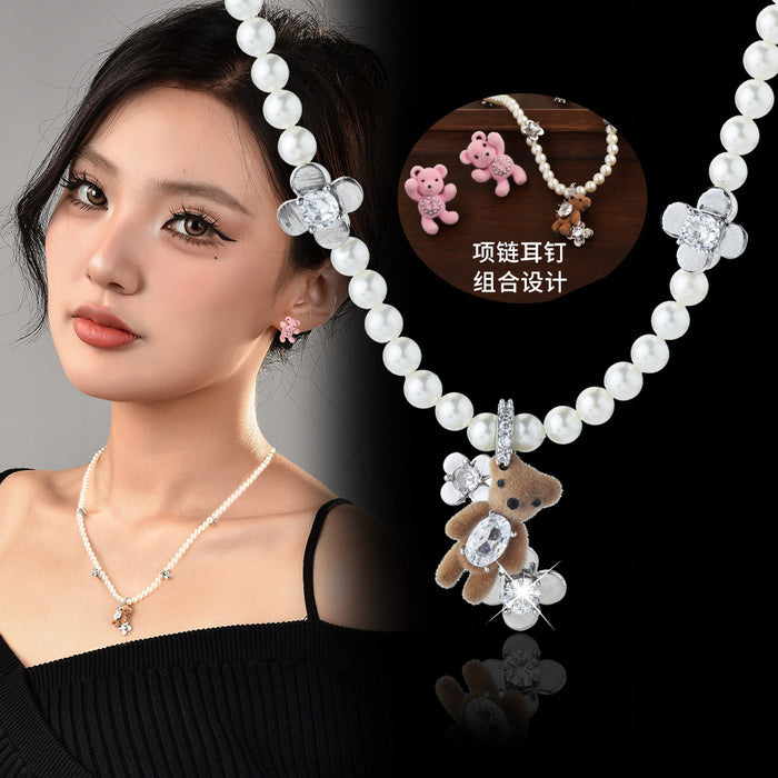 Wholesale Flocked Bear Pendant Pearl Necklaces