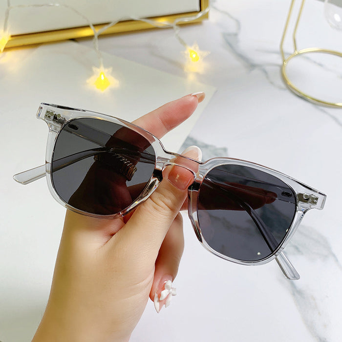 Wholesale New sunglasses, UV resistant sunglasses, small frame, fashionable and versatile sunshade glasses