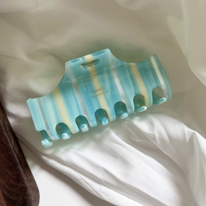 Wholesale A niche high-end love stripe clip with retro temperament, back of the head dished hair, shark clip, half zip hair clip