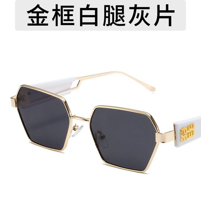 Wholesale Same style metal full frame sunglasses with personalized hollow out glasses