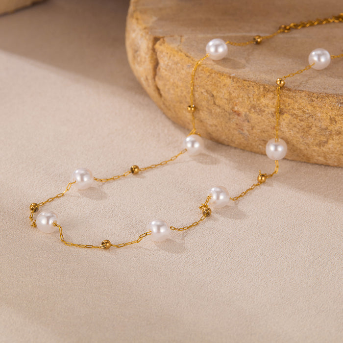 Wholesale Vintage style necklace made of stainless steel, light luxury, fashionable and versatile, with pearl temperament and titanium steel locking chain