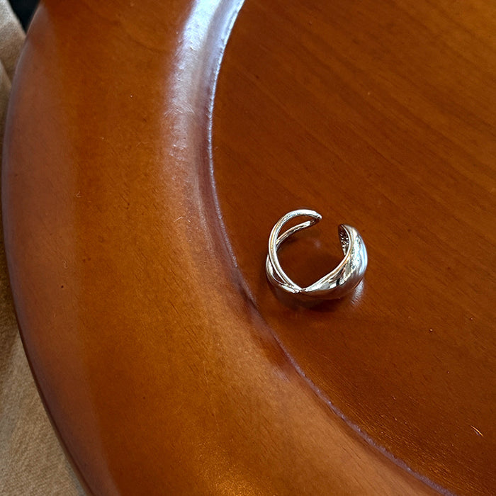 Wholesale A niche and unique resin ring with a cold and conspicuous opening, copper electroplating with versatile rings for women