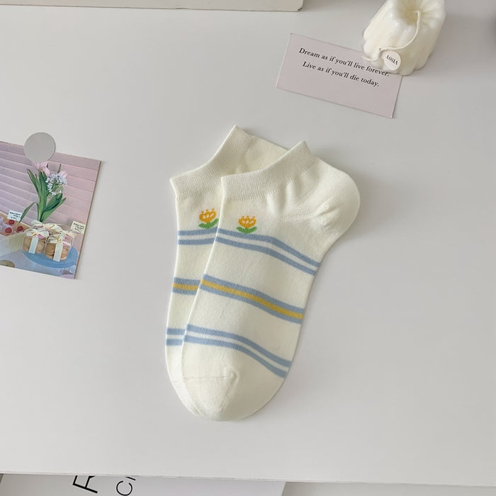 Wholesale All in one machine boneless cotton boat socks college style cute socks