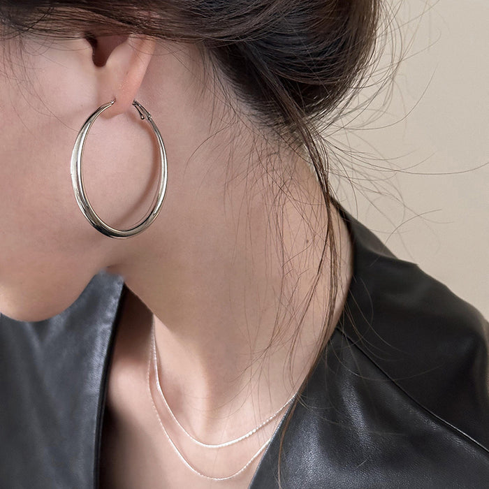 Wholesale Plain ring earrings, light luxury, high-end feel, fashionable earrings with earrings