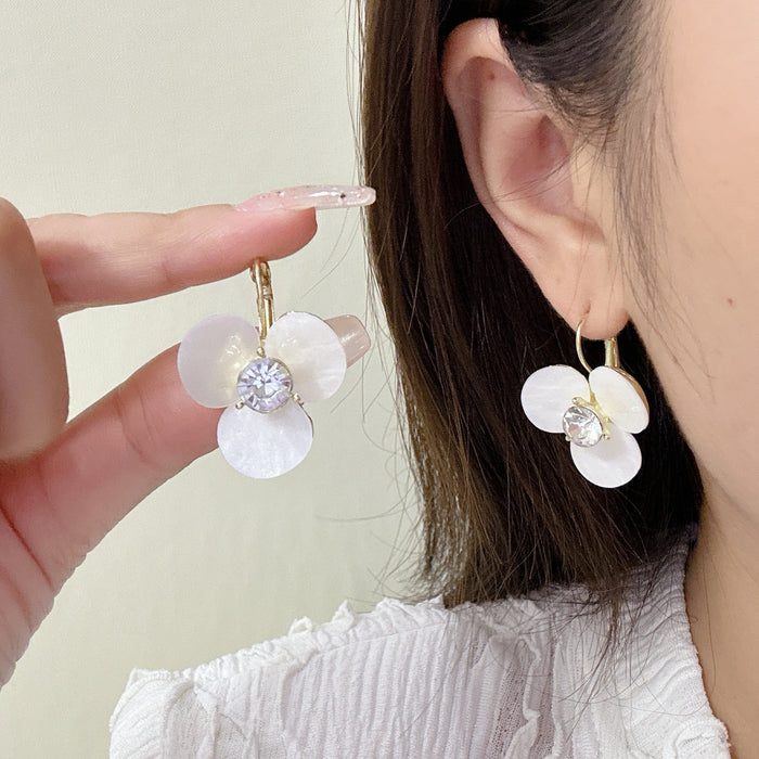 Wholesale Flower earrings, niche design, high-end, light luxury, niche, unique earring pendant