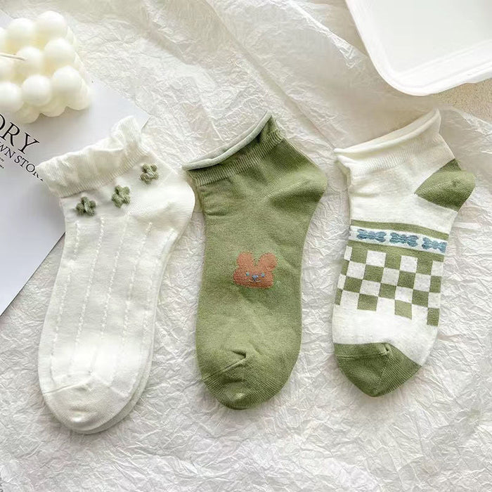 Wholesale White short tube socks, thin breathable socks, cute lace