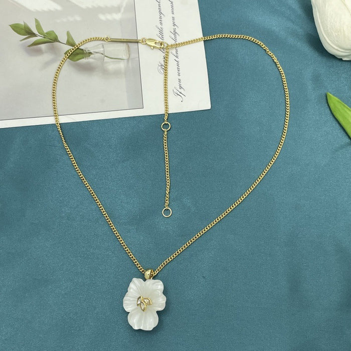 Wholesale Flower Exquisite Color Sense Eye-catching Diamond Necklace