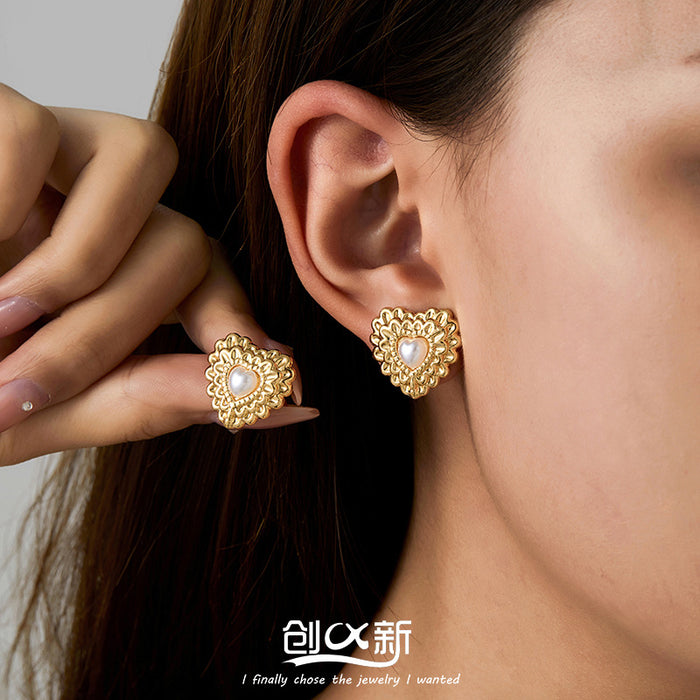 Wholesale Love shaped earrings made of stainless steel with retro and niche design, titanium plated steel earrings and earrings