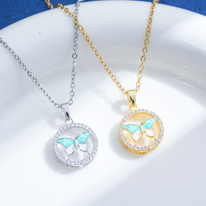 Wholesale Personalized butterfly openwork diamond-encrusted round necklace with geometric pendant clavicle chain