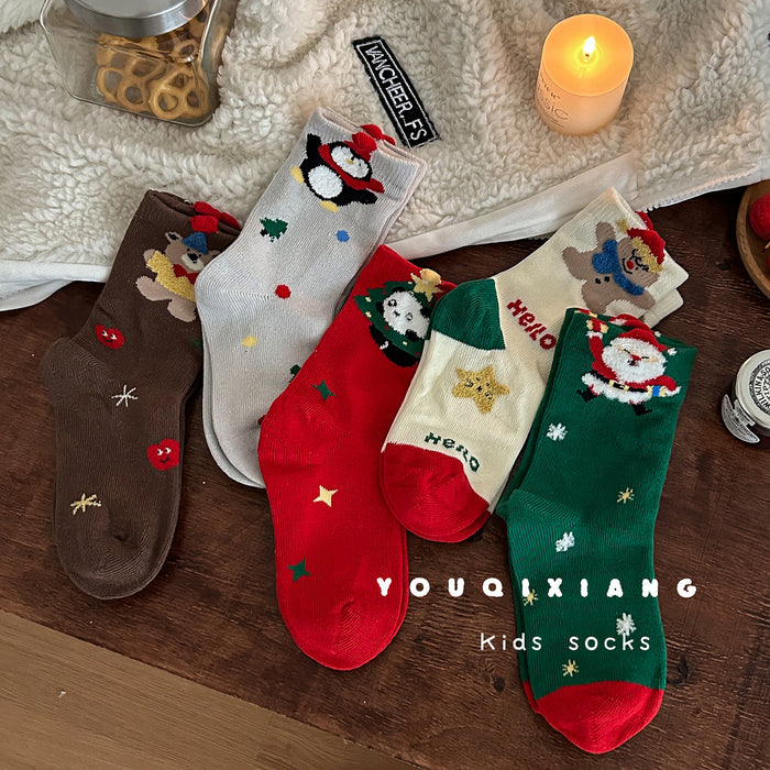 Wholesale Red mid-calf socks for girls in autumn and winter.