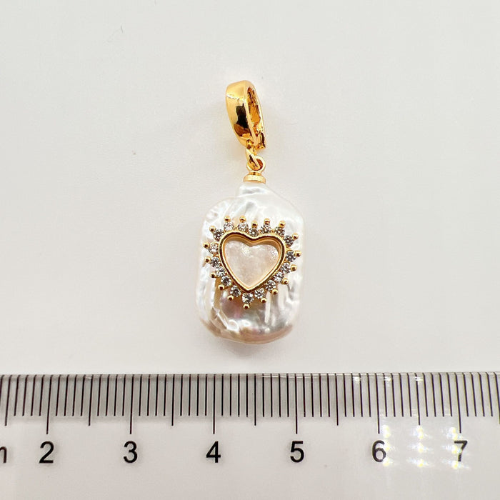 Wholesale Gold Plated Copper Pendant Butterfly Heart Motif Fashion Accessory